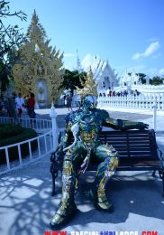 visiter-chiang-rai-wat-rong-khun-le-temple-blanc-1