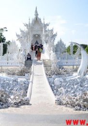 visiter-chiang-rai-wat-rong-khun-le-temple-blanc-5