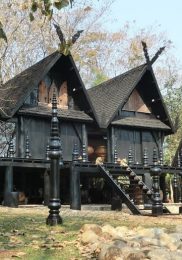 Visiter Chiang Rai – Maison noire 3-min