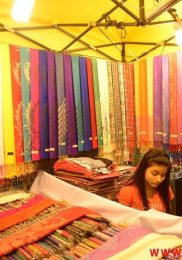 Visiter Neon Market à Bangkok – Marché de nuit 12-min