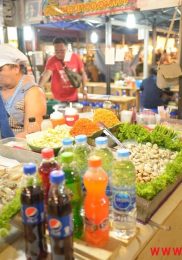 Visiter Neon Market à Bangkok – Marché de nuit 3-min